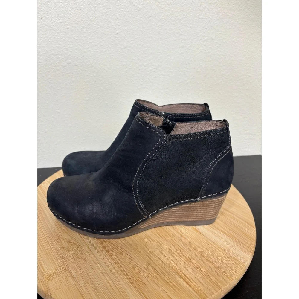 Dansko Susan Wedge Booties 38 US 7.5-8 Black Nubuck Leather Side Zip Ankle Boots